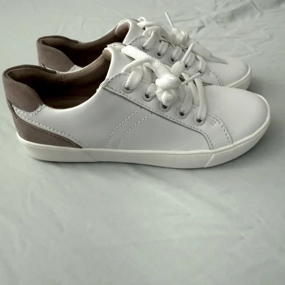 New! Naturalizer Morrison Sneakers Women's Size 5M White Leather MSRP $110 - Picture 3 of 4